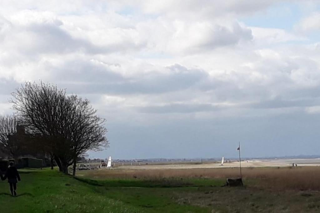 Vue Mer Pour Une Escale En Baie Du Mt-St-Michel Cherrueix Exterior foto